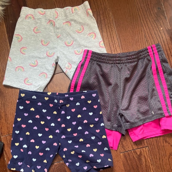 Kids clothes all clothes is size 5-8 in kids - Picture 4 of 5